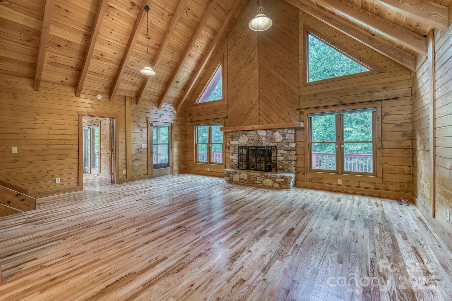 5023 Elk Park Highway