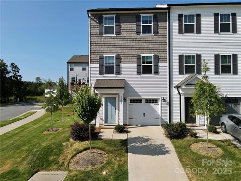 11005 Woodland Creek Way Charlotte NC 28262