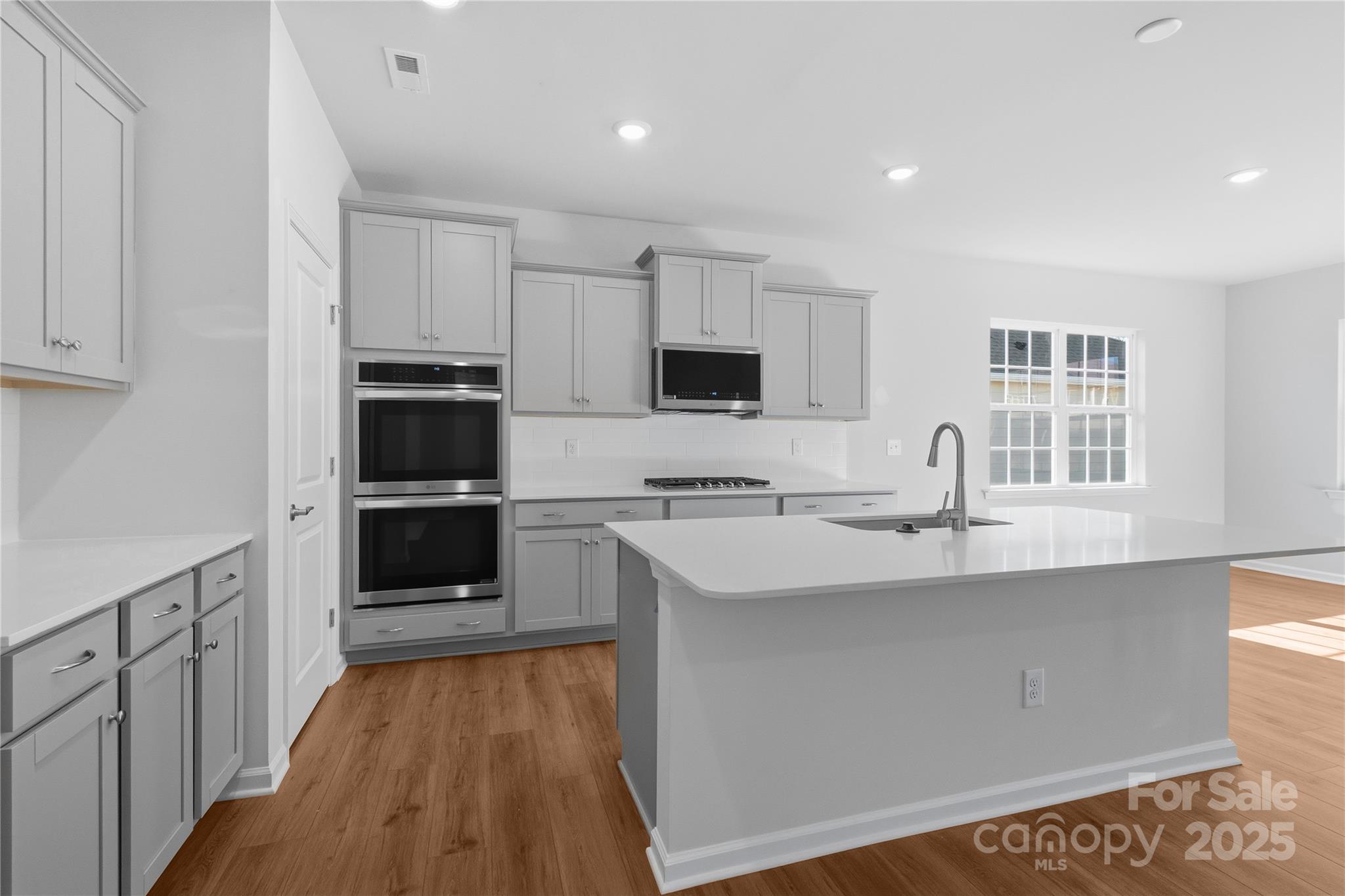 Roselyn - Residential