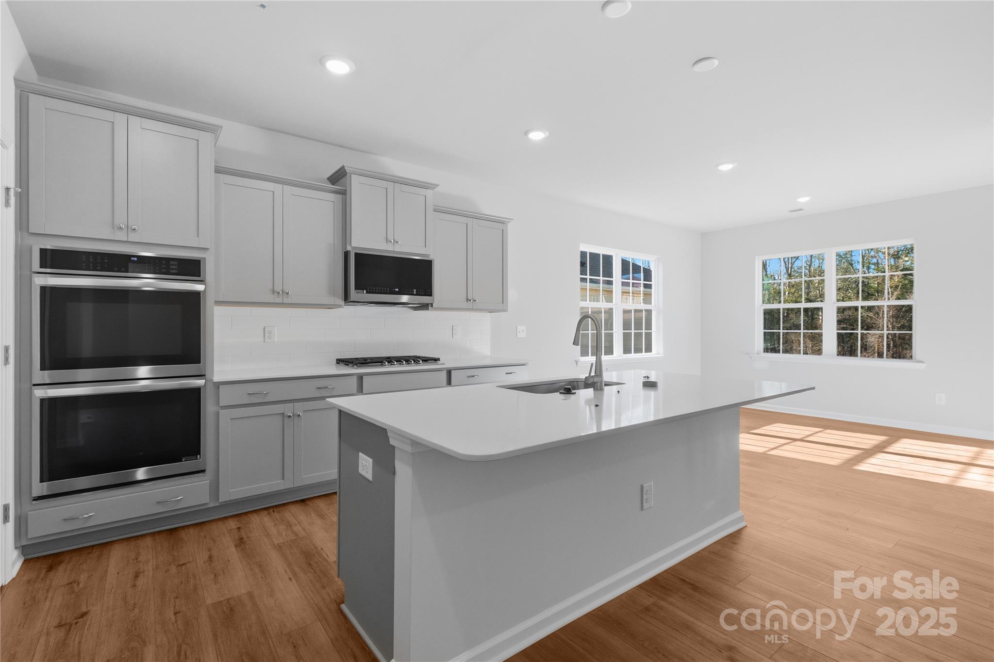 Roselyn - Residential