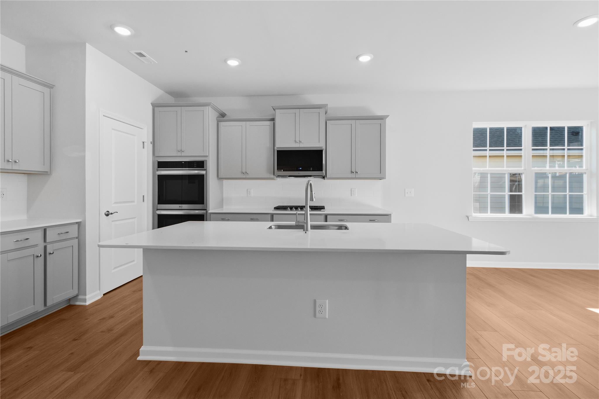 Roselyn - Residential