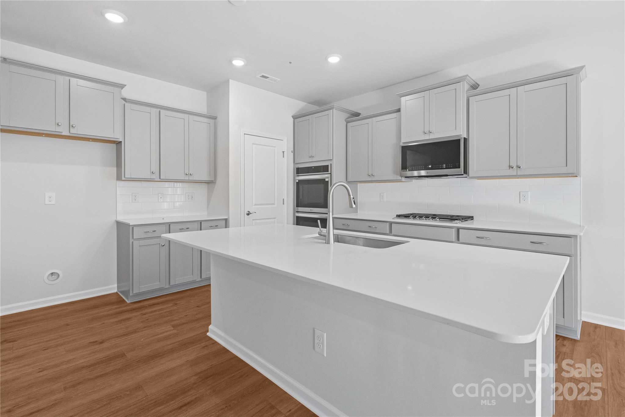 Roselyn - Residential