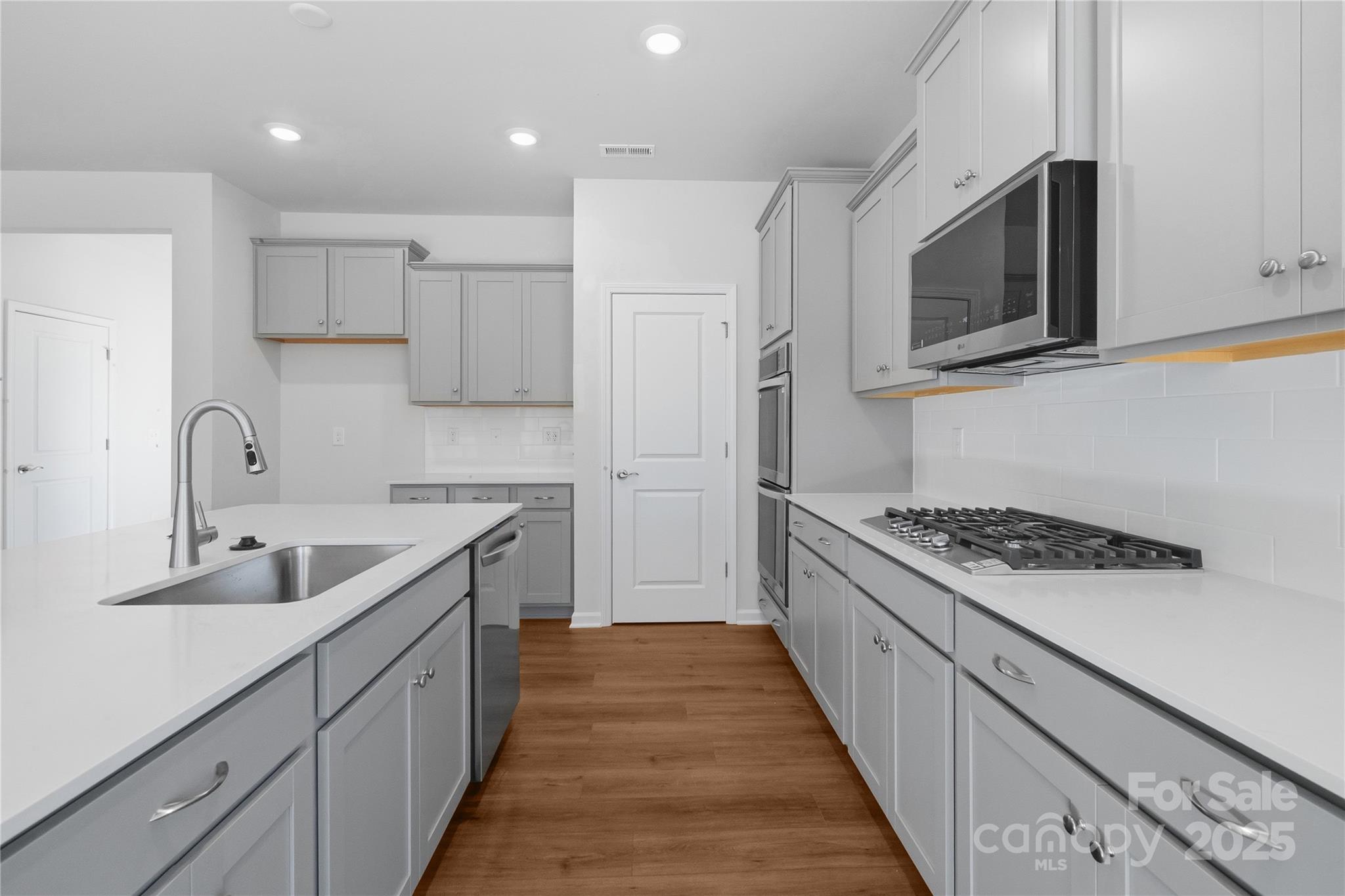 Roselyn - Residential