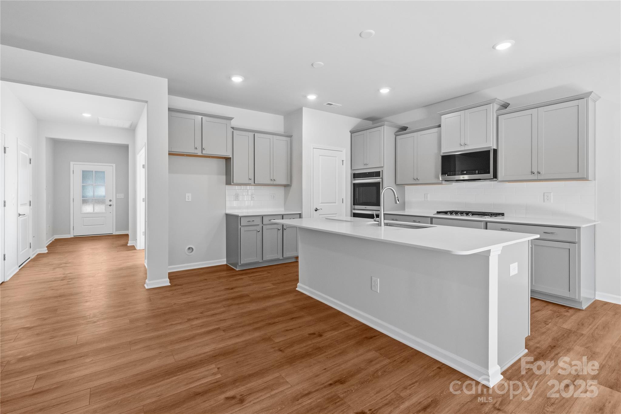 Roselyn - Residential