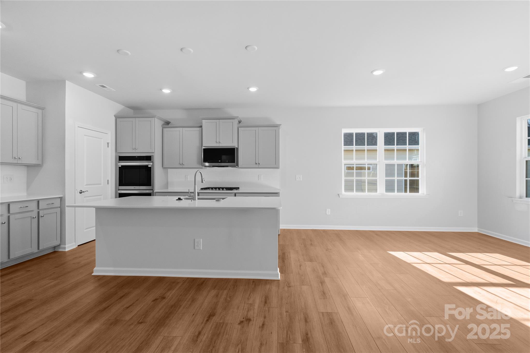 Roselyn - Residential