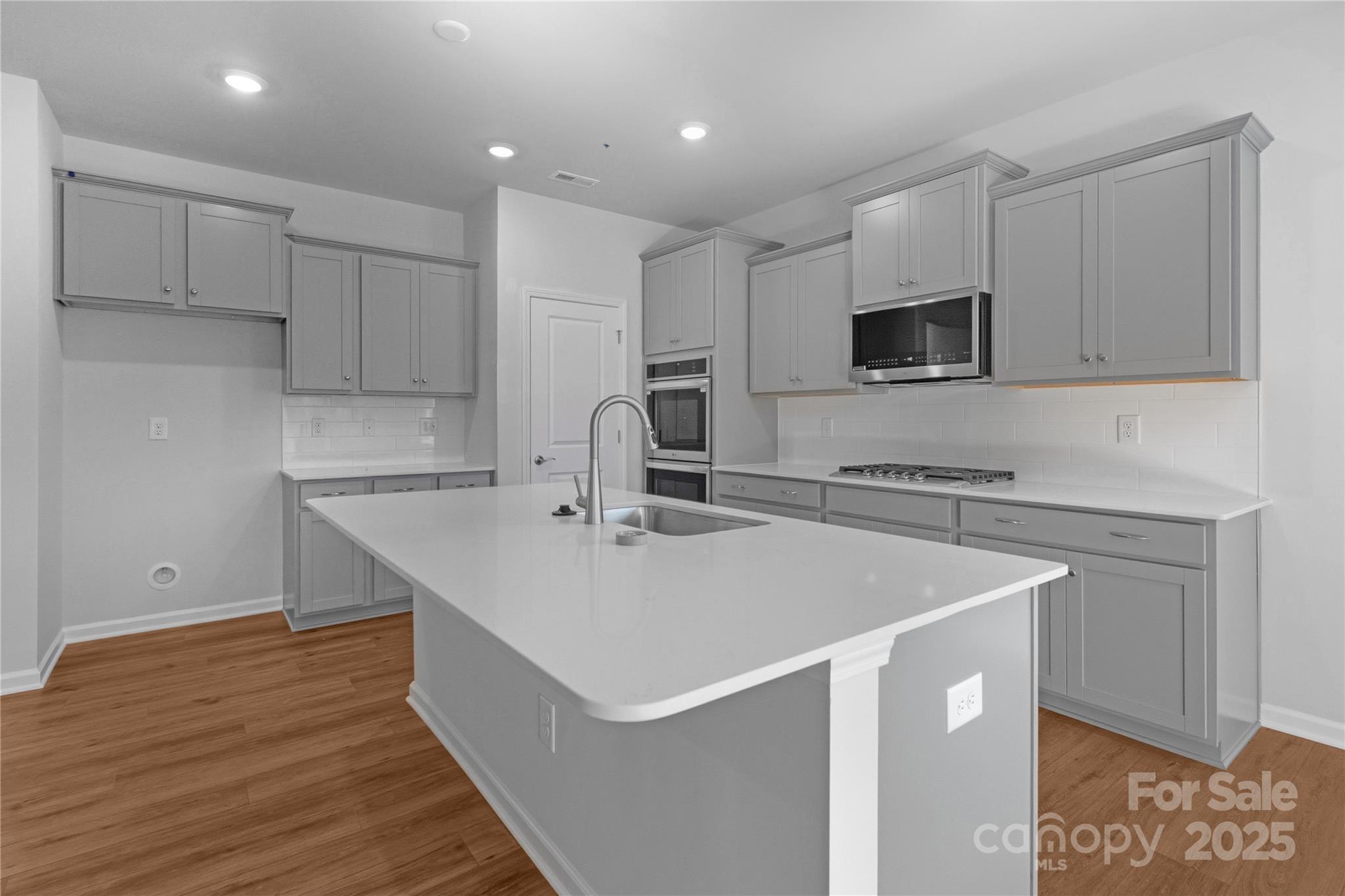 Roselyn - Residential