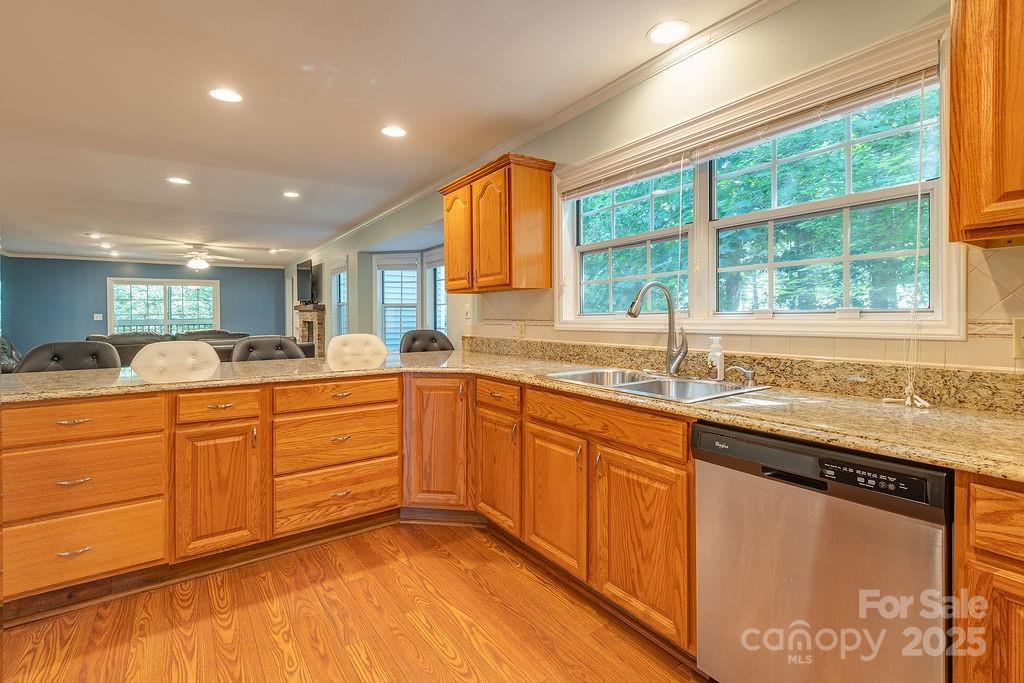 100 Thistle Knoll Court