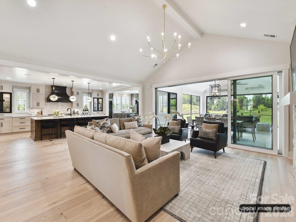 2804 Forest Lawn Drive