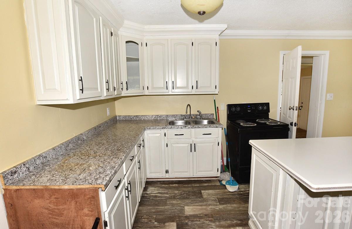 3560 Dogwood Court