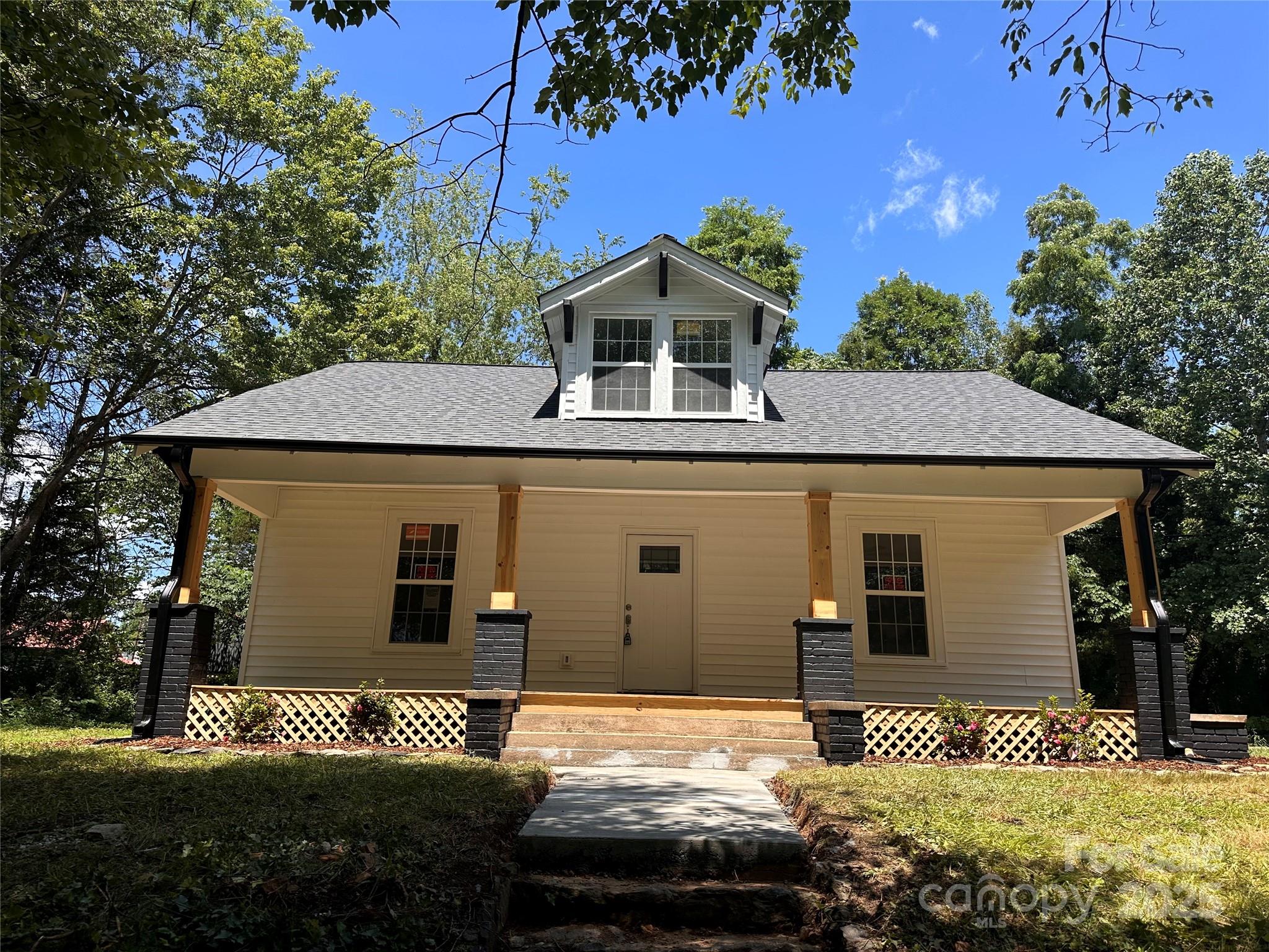 1805 Swan Drive SW