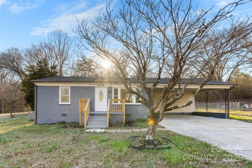 Modern Comfort Meets Timeless Charm – Fully Renovated 3-Bedroom Home Step into a home where style meets function. This fully updated 3-bed, 2-bath beauty is move-in ready with fresh paint and sleek, durable luxury vinyl plank flooring throughout. The kitchen is a chef’s dream with elegant stone countertops, stainless steel appliances, and an open-concept layout that flows into the living area—perfect for entertaining. Both bathrooms have been tastefully upgraded with contemporary fixtures for a spa-like feel. Major updates like a new water heater, HVAC, and roof (all installed in 2020) provide peace of mind for years to come. Stylish lighting and modern accents enhance the inviting atmosphere. 

Plus, the seller is including a one-year home warranty for added security and a $5,000 Seller concession if the buyer uses our preferred lender. Opportunities like this don’t last long—schedule your showing today and experience firsthand what turnkey living really feels like!