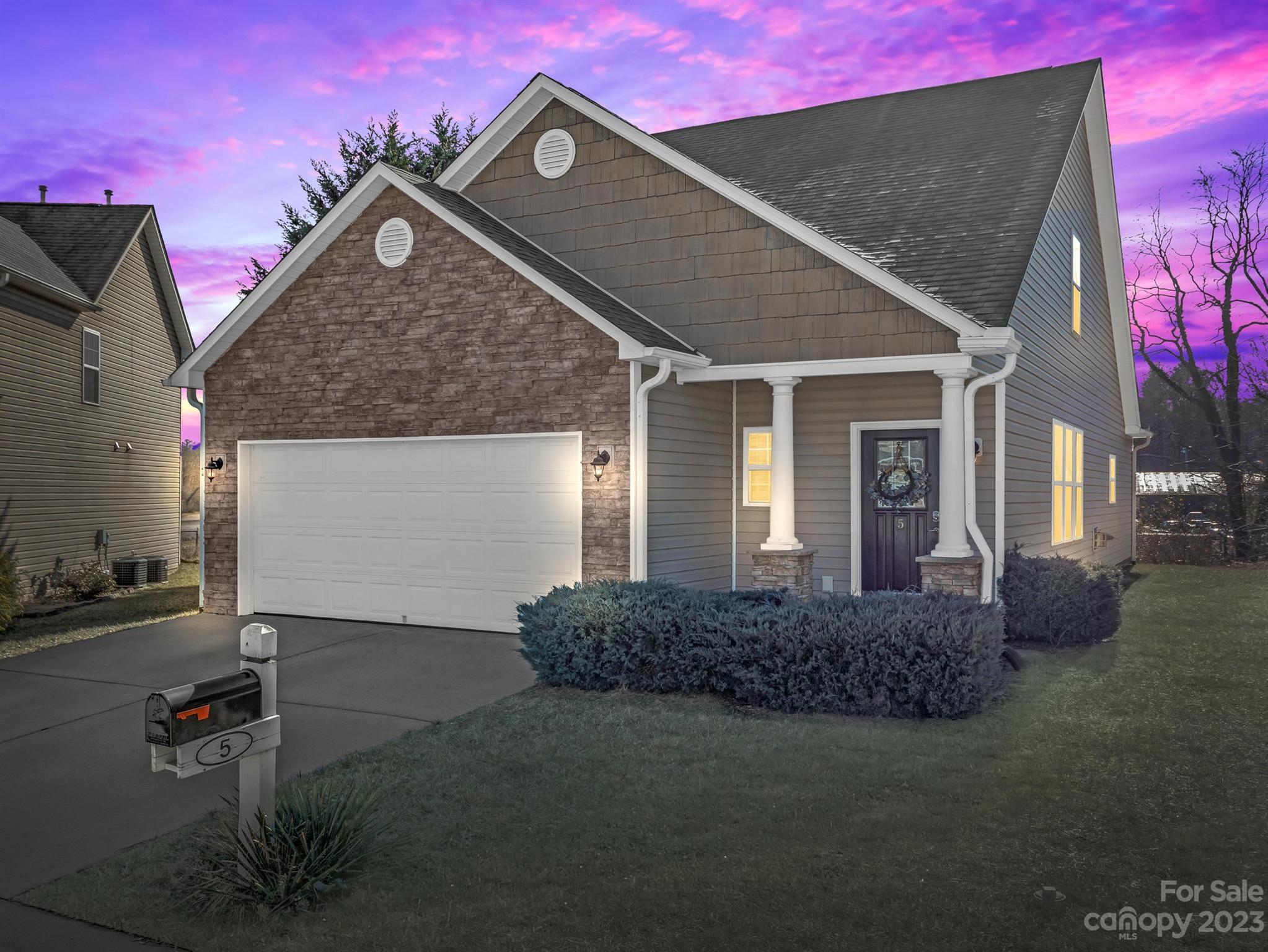 Waightstill Mountain - Residential