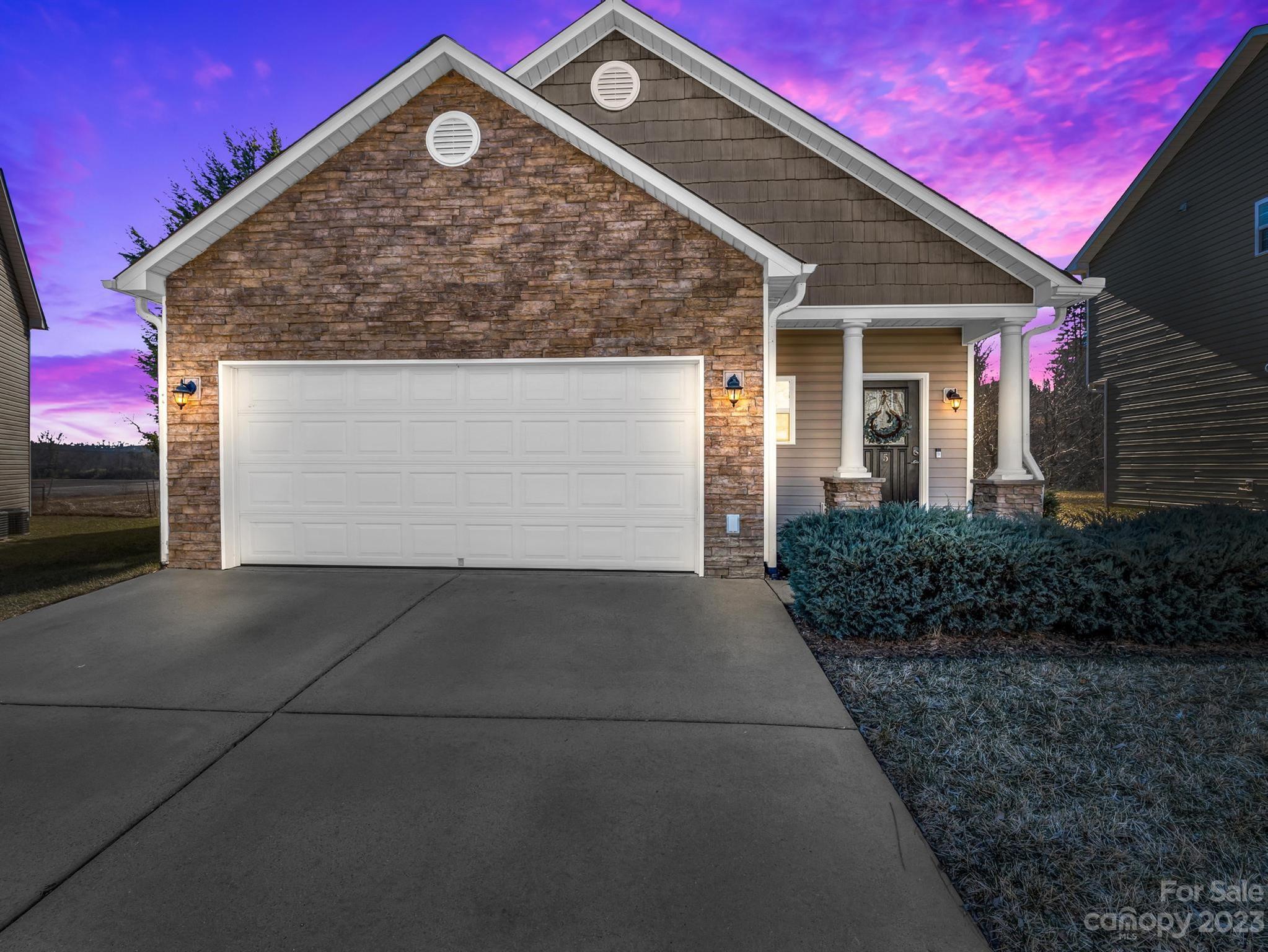 Waightstill Mountain - Residential