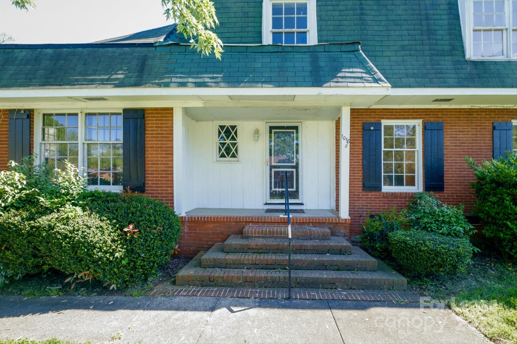 Montclaire - Residential Lease