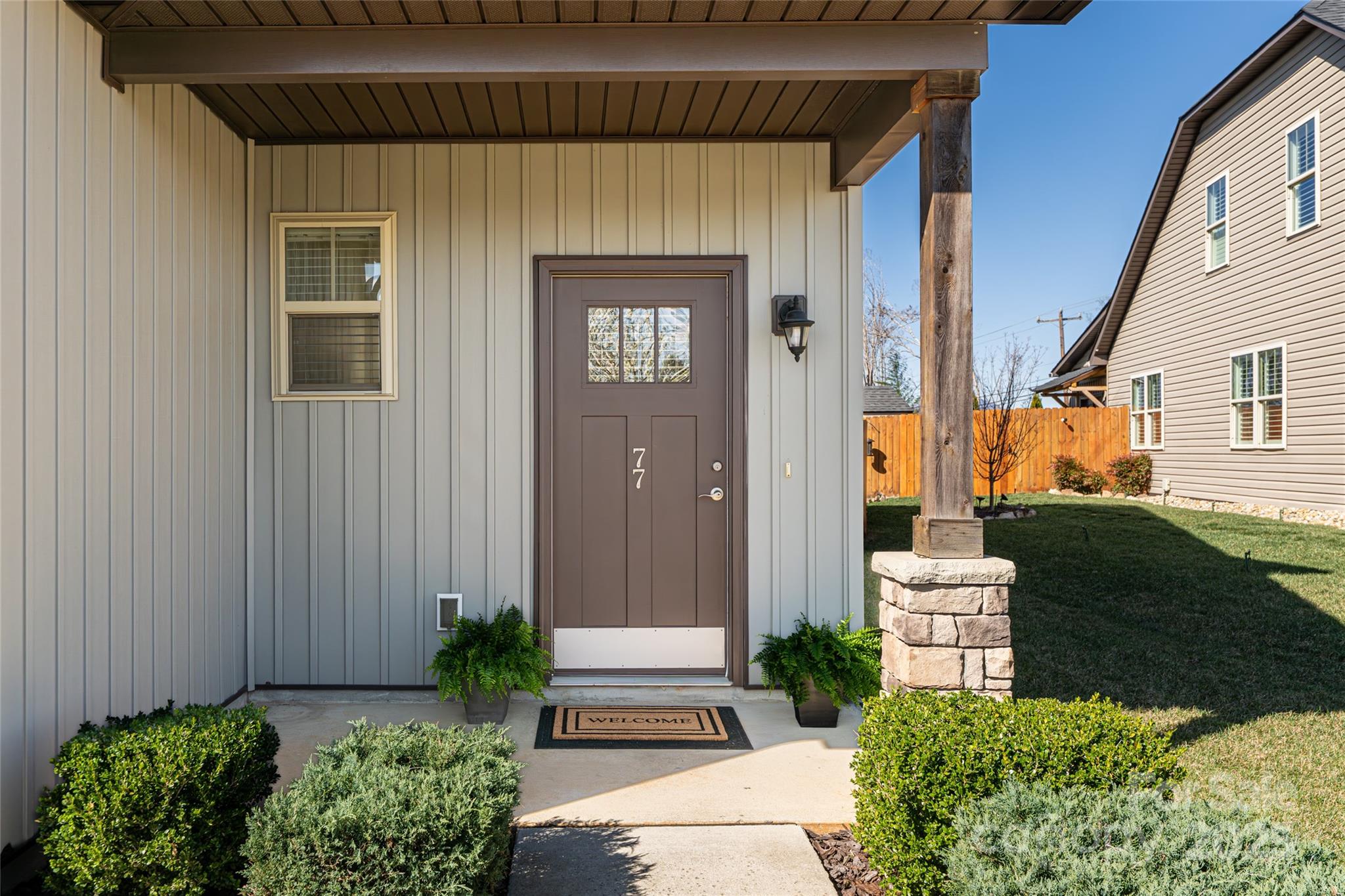 77 Halcyon Court