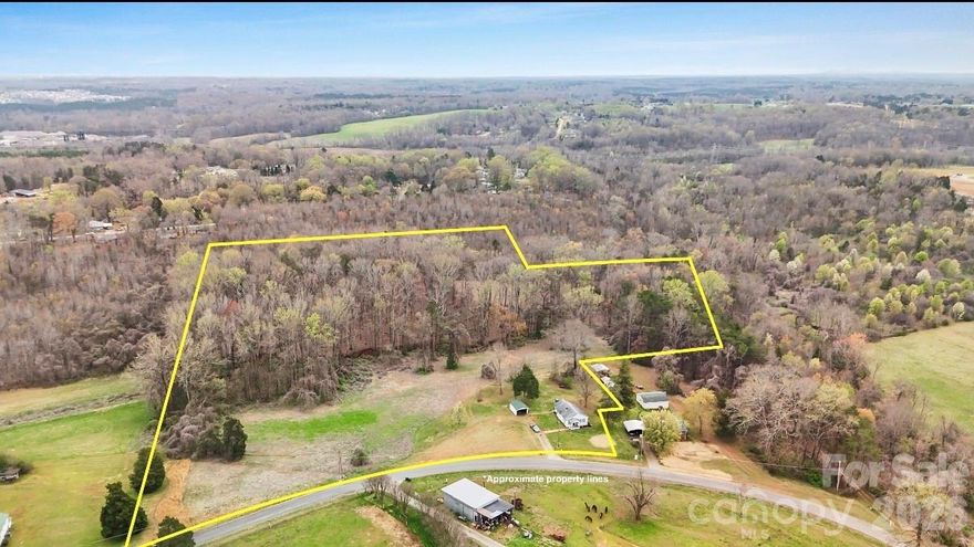 This exceptional 10+ acre parcel offers a rare opportunity for developers and investors looking to capitalize on growth in a rapidly expanding area. With ample space and favorable topography, the property is well-suited for a residential subdivision, providing the potential to create a thoughtfully planned community in a highly desirable location.
Positioned just minutes from Statesville, the land combines peaceful surroundings with convenient access to shopping, dining, schools, and major transportation routes. Adding to its appeal, a large, newly planned subdivision is underway just up the road—an indicator of strong demand and continued development in the immediate area.
The property also benefits from the potential to connect to public water and sewer, streamlining the development process and increasing long-term value. Its proximity to Statesville Regional Airport further enhances accessibility and desirability for future homeowners.
Whether you're looking to develop now or invest for the future, this property presents a prime opportunity to be part of a thriving and growing community.