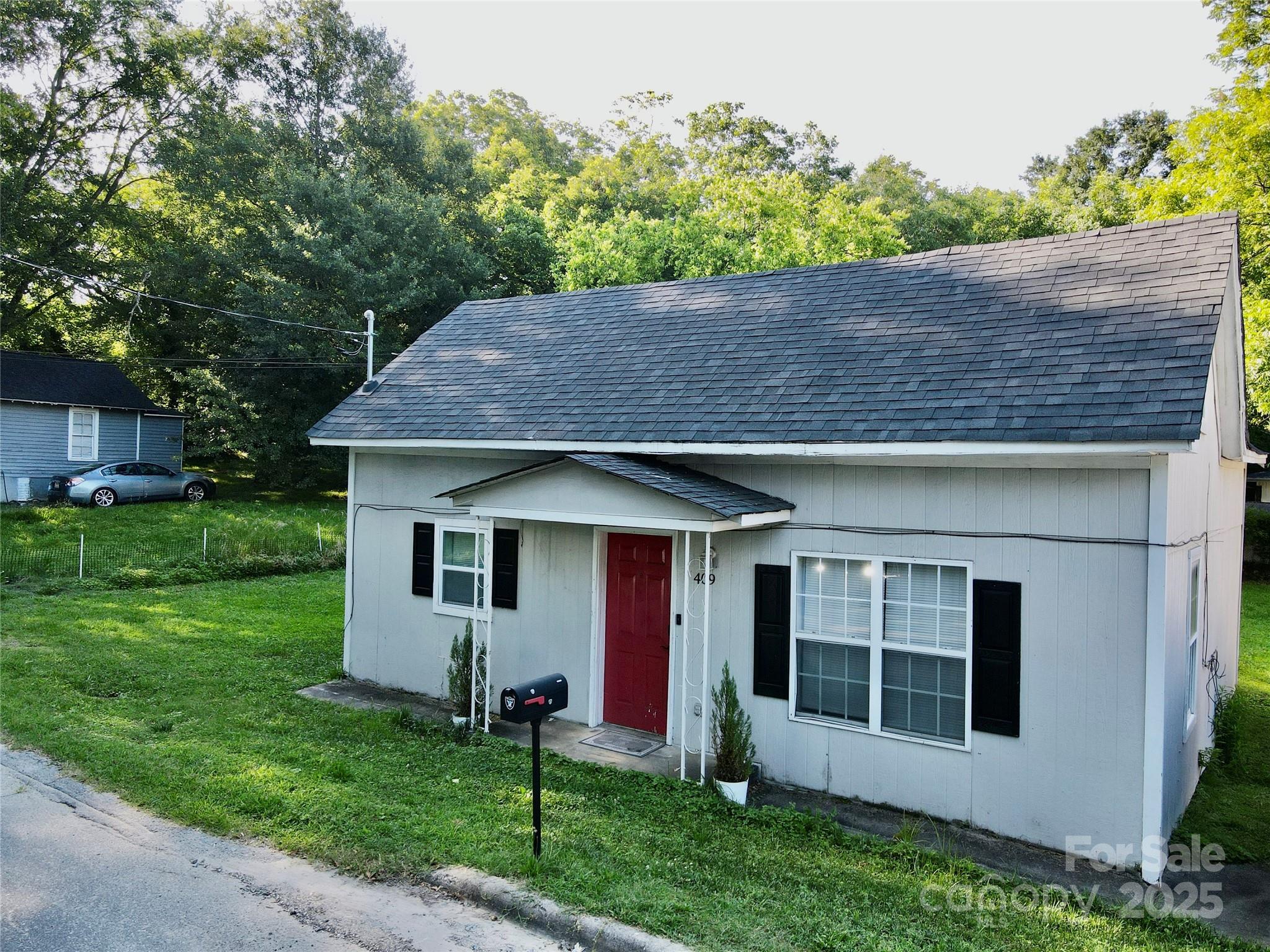 409 W Norment Avenue