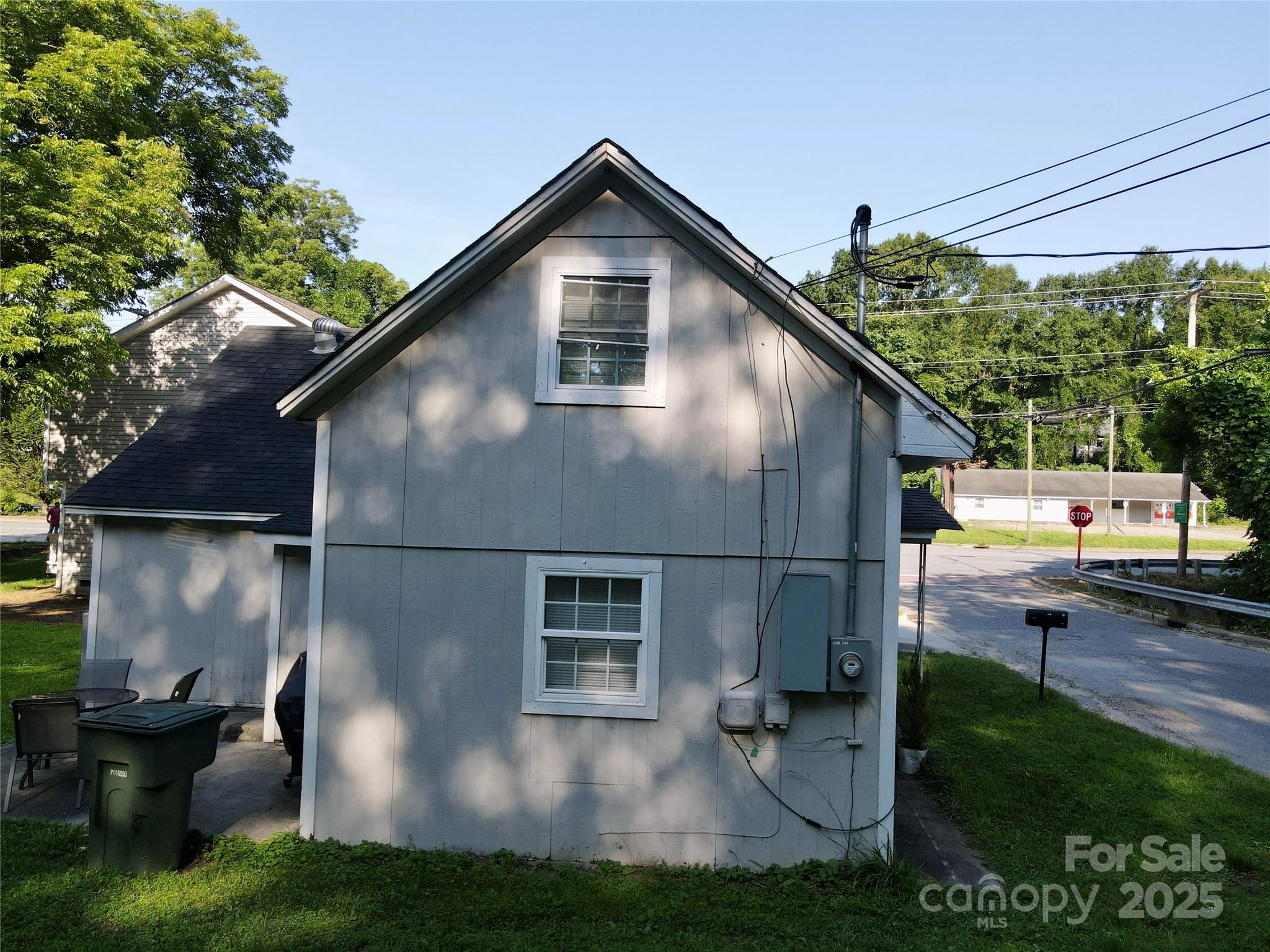 409 W Norment Avenue