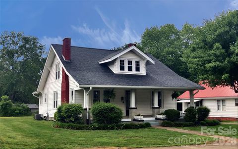 Photo of 46 Falls Avenue, Granite Falls, NC 28630 (MLS # 4381441)