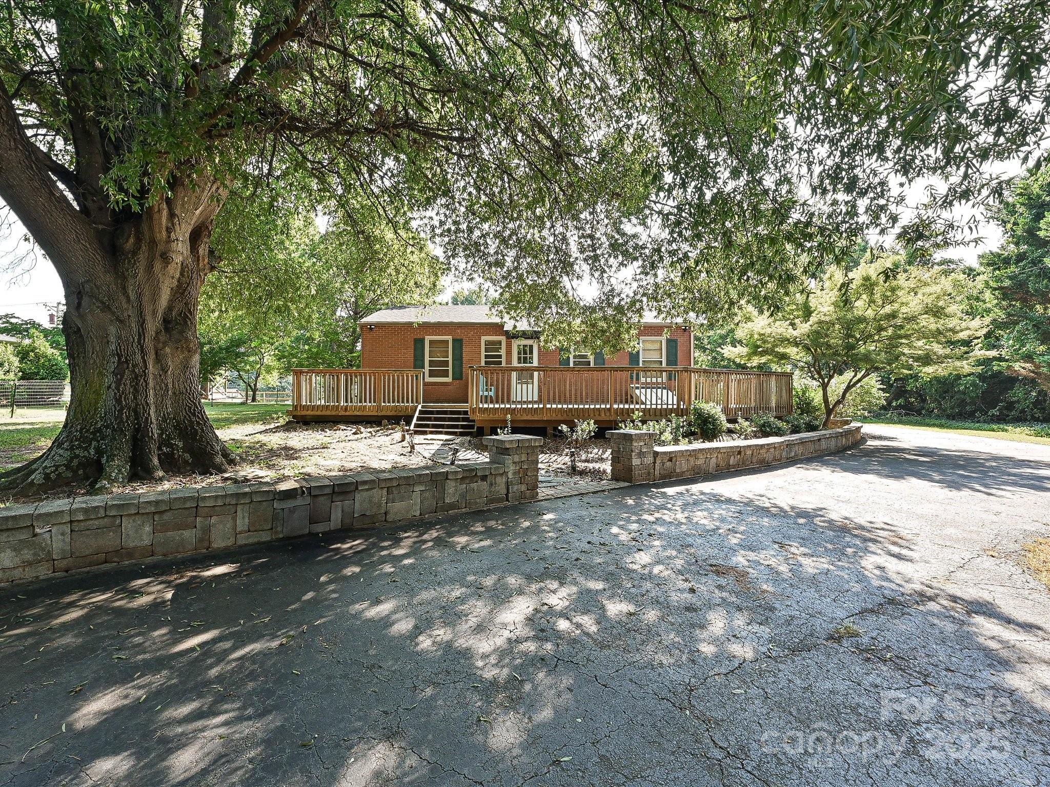 1410 Shearers Road