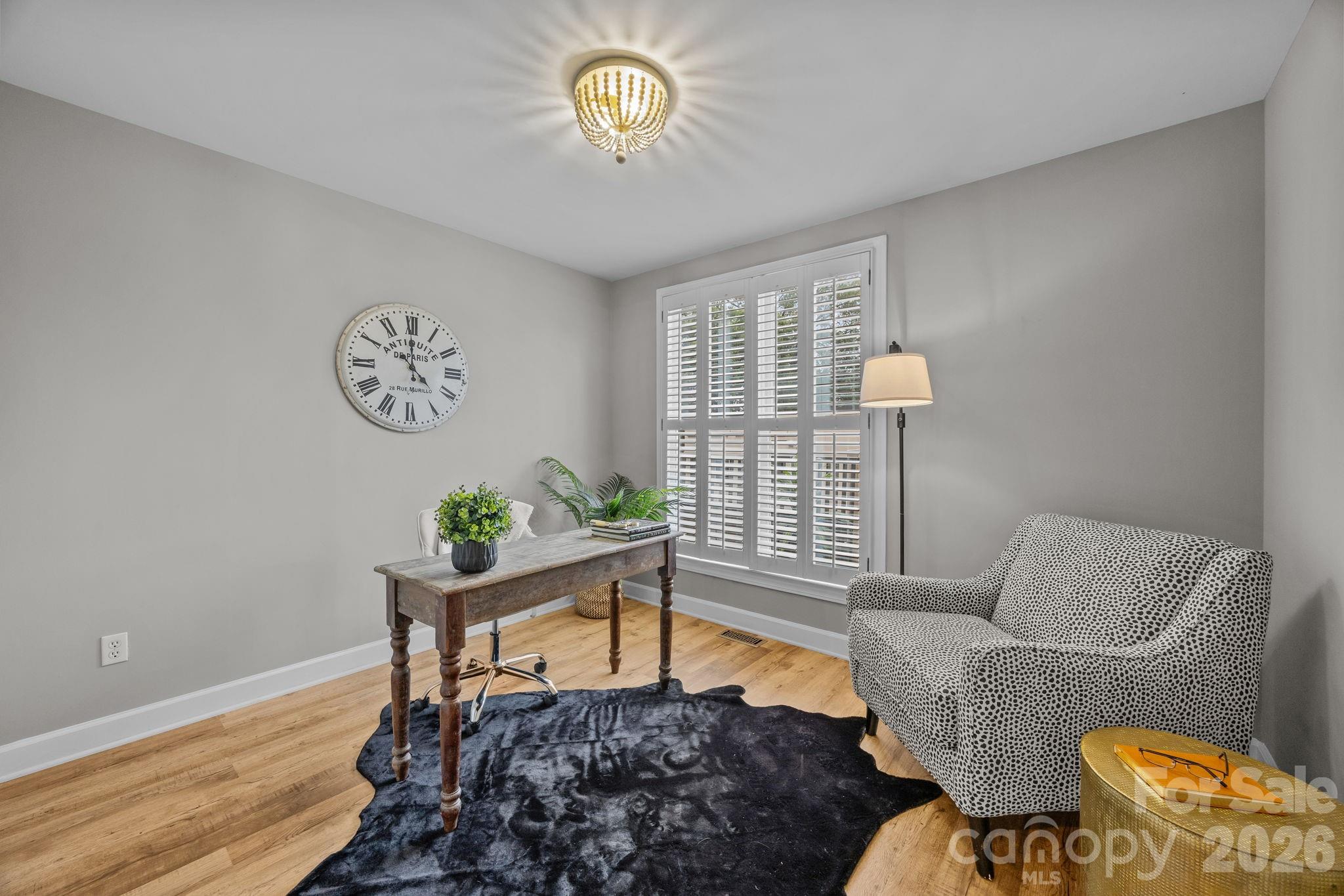 416 Queens - Residential