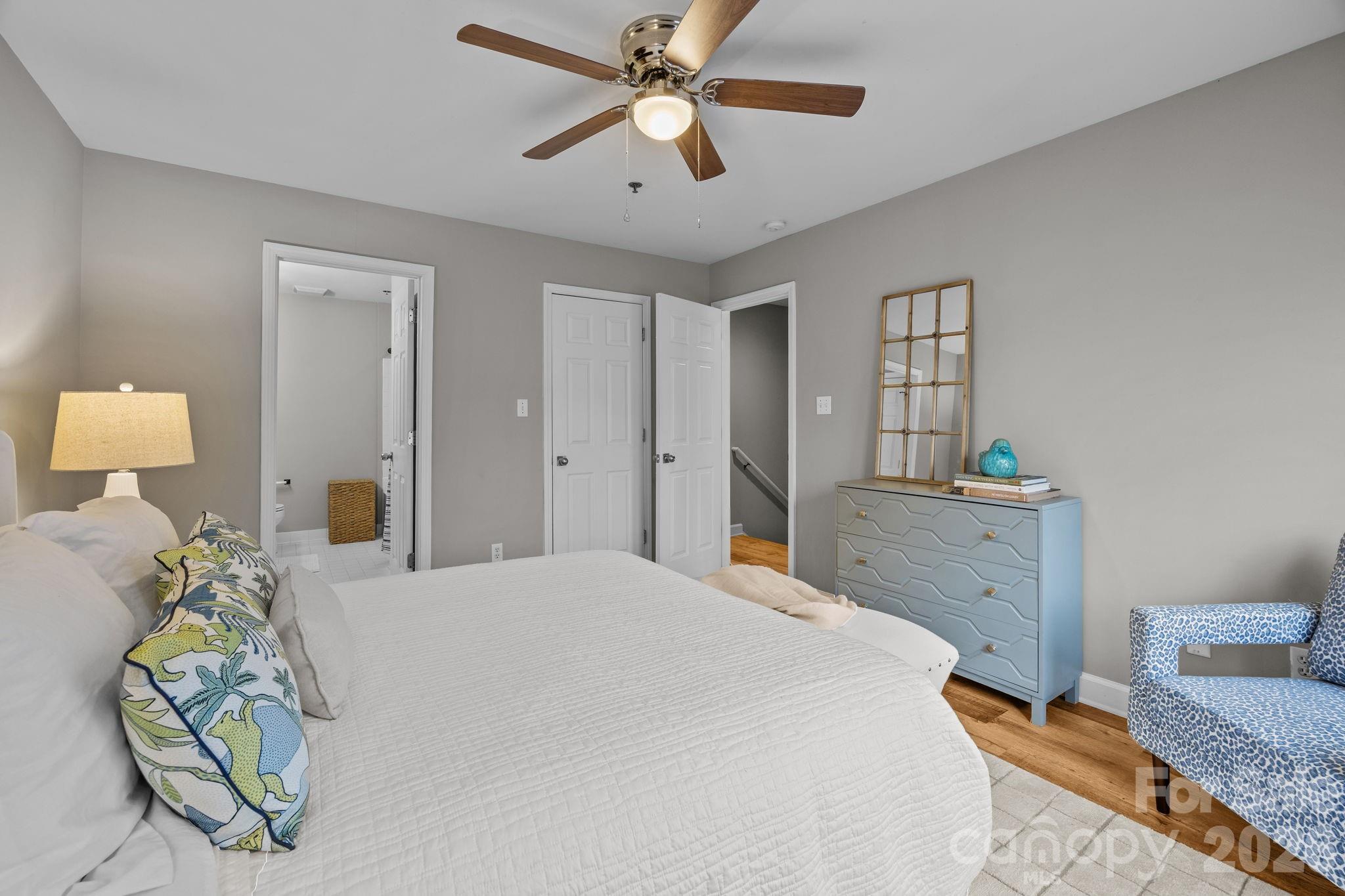 416 Queens - Residential