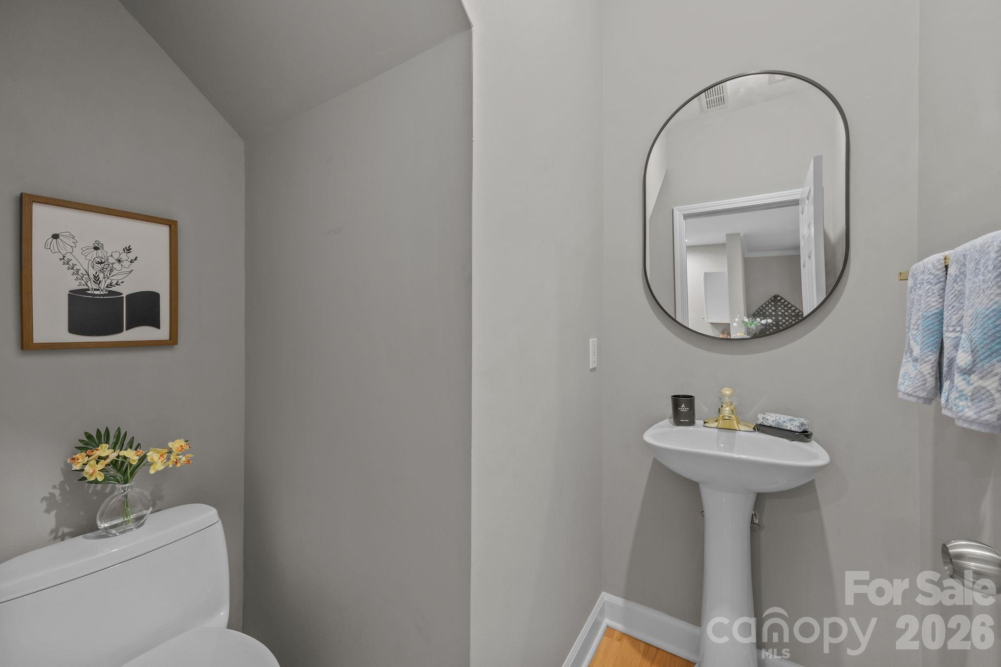 416 Queens - Residential