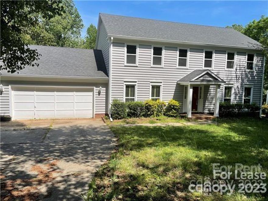 Remodeled 4 bedrooms 2.1/2 baths in desirable neighborhood. Close to green way, trader joe and many shops and restaurants.
Required income 3x the rent. Minimum credit score 680