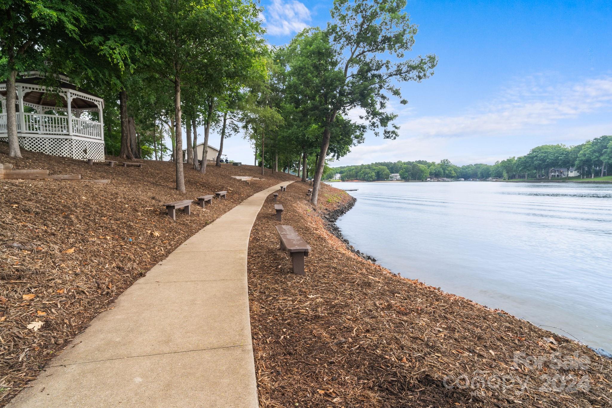 Tega Cay - Residential