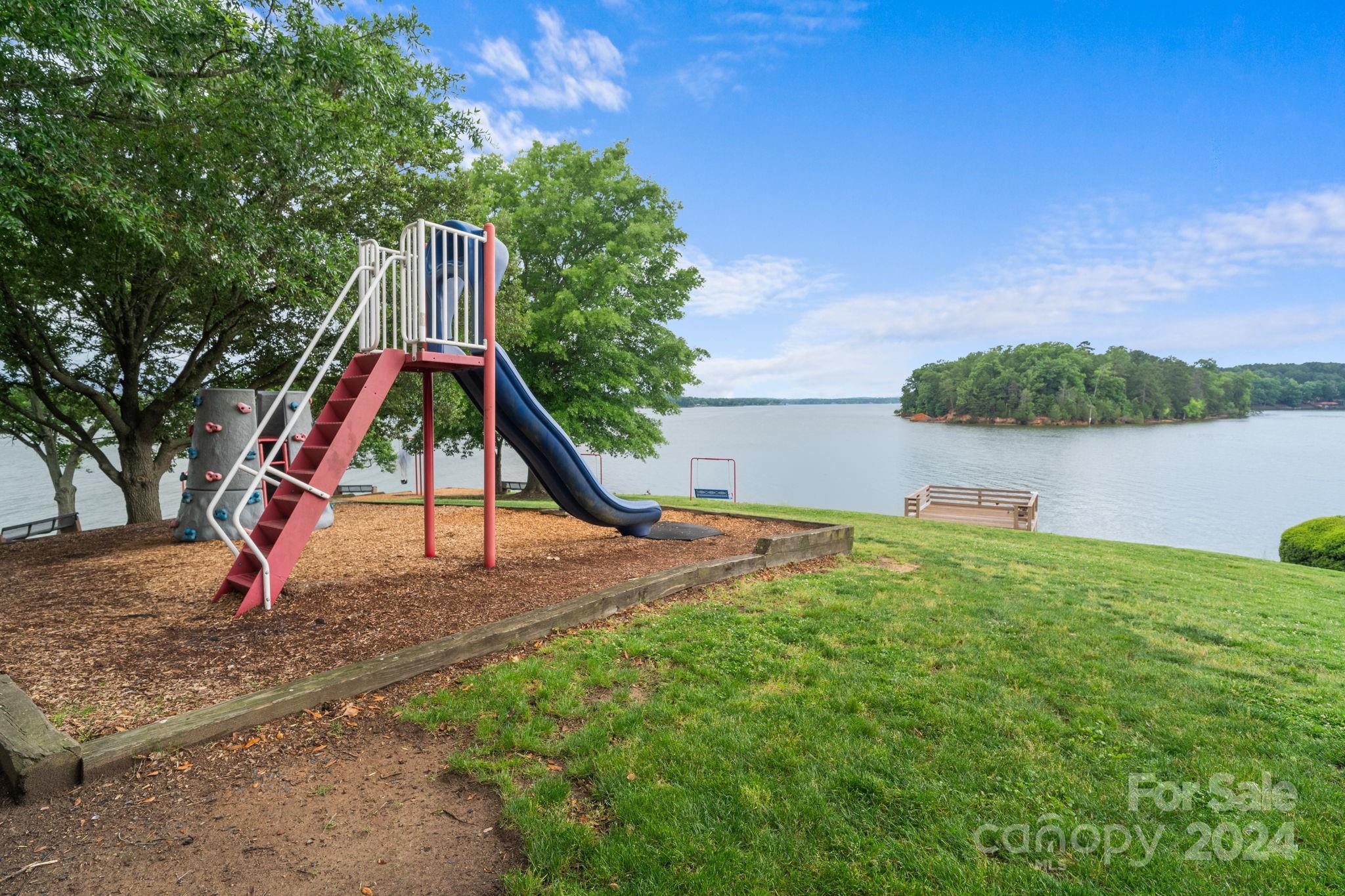 Tega Cay - Residential