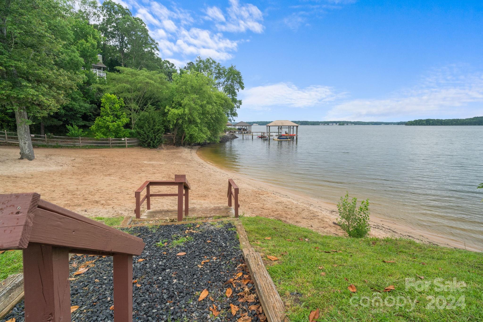 Tega Cay - Residential