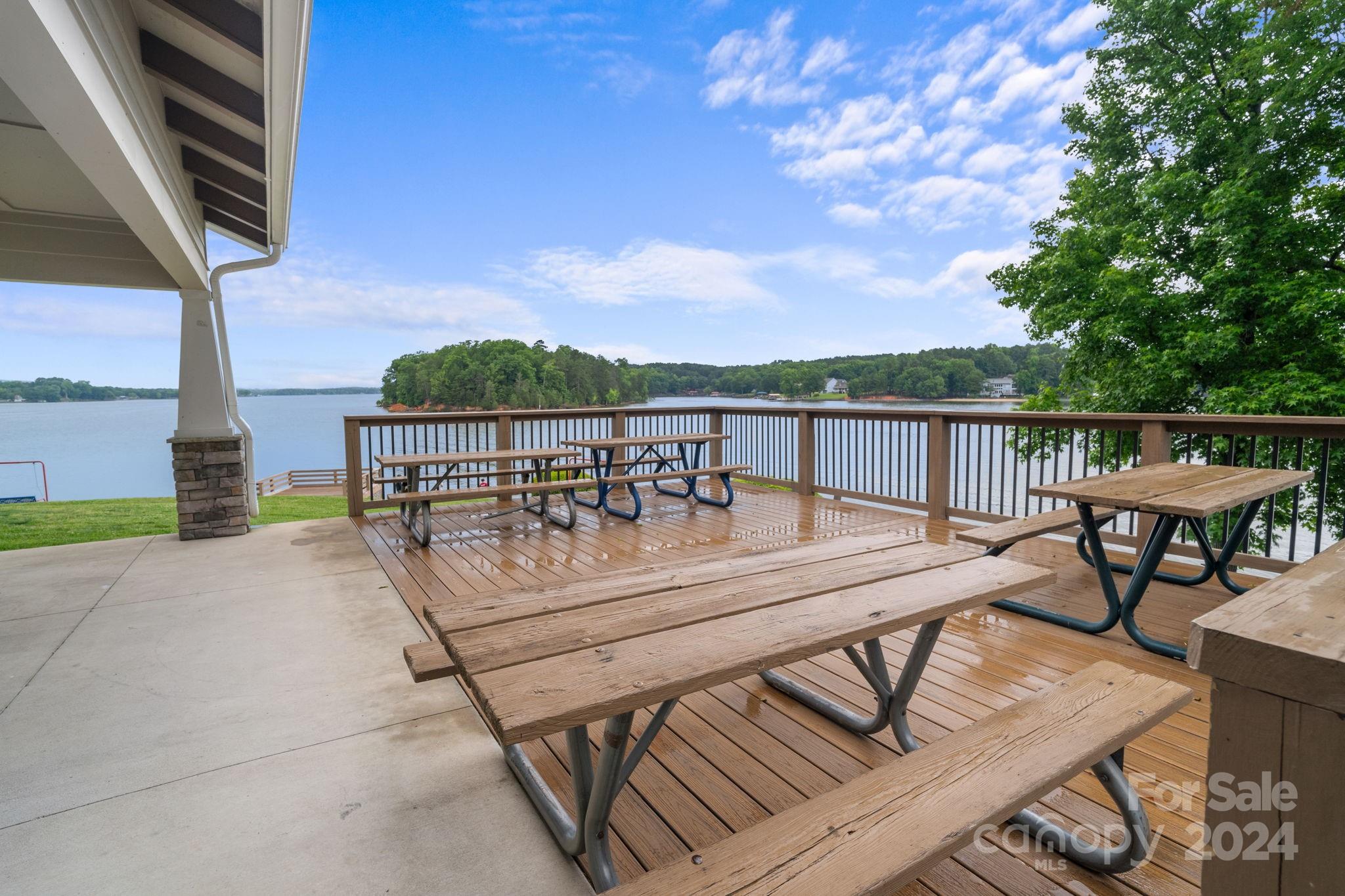 Tega Cay - Residential