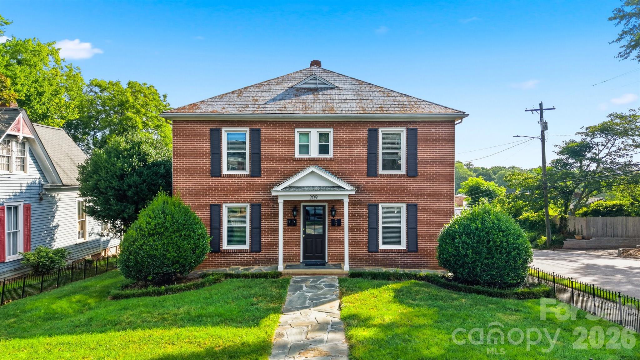 209 S King Street, Morganton, NC, 28655