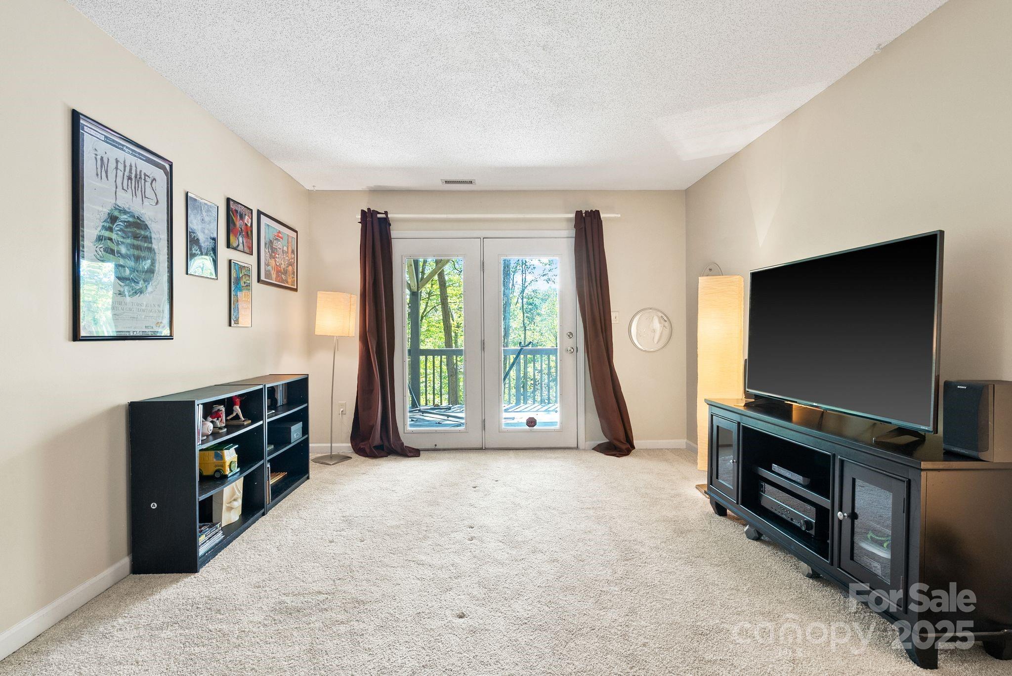 Hunters Trace - Residential