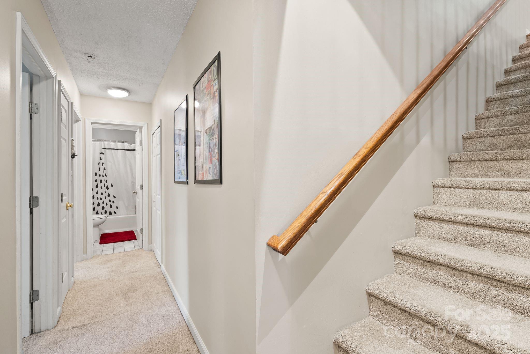 Hunters Trace - Residential