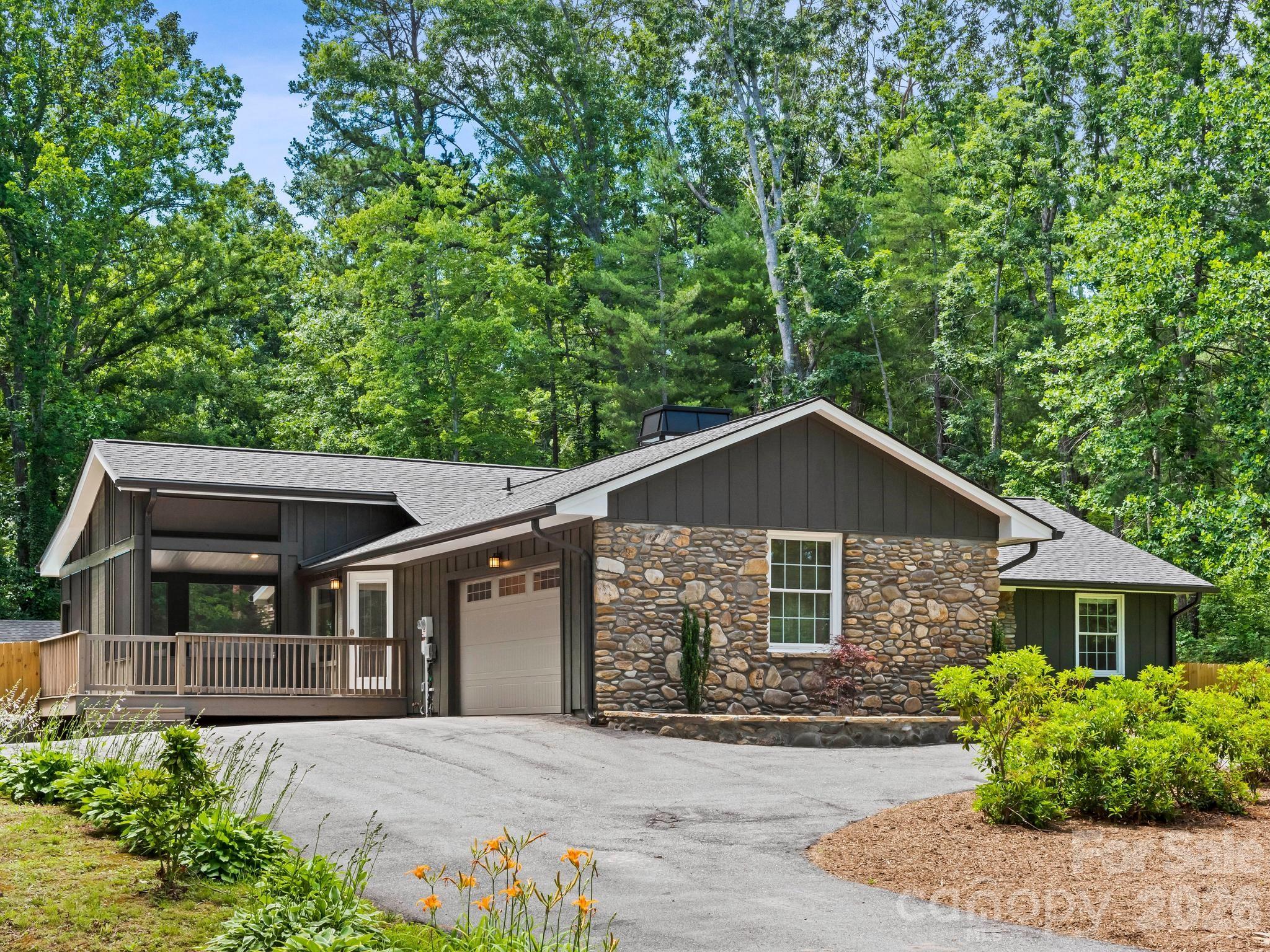 26 Glen Cove Road