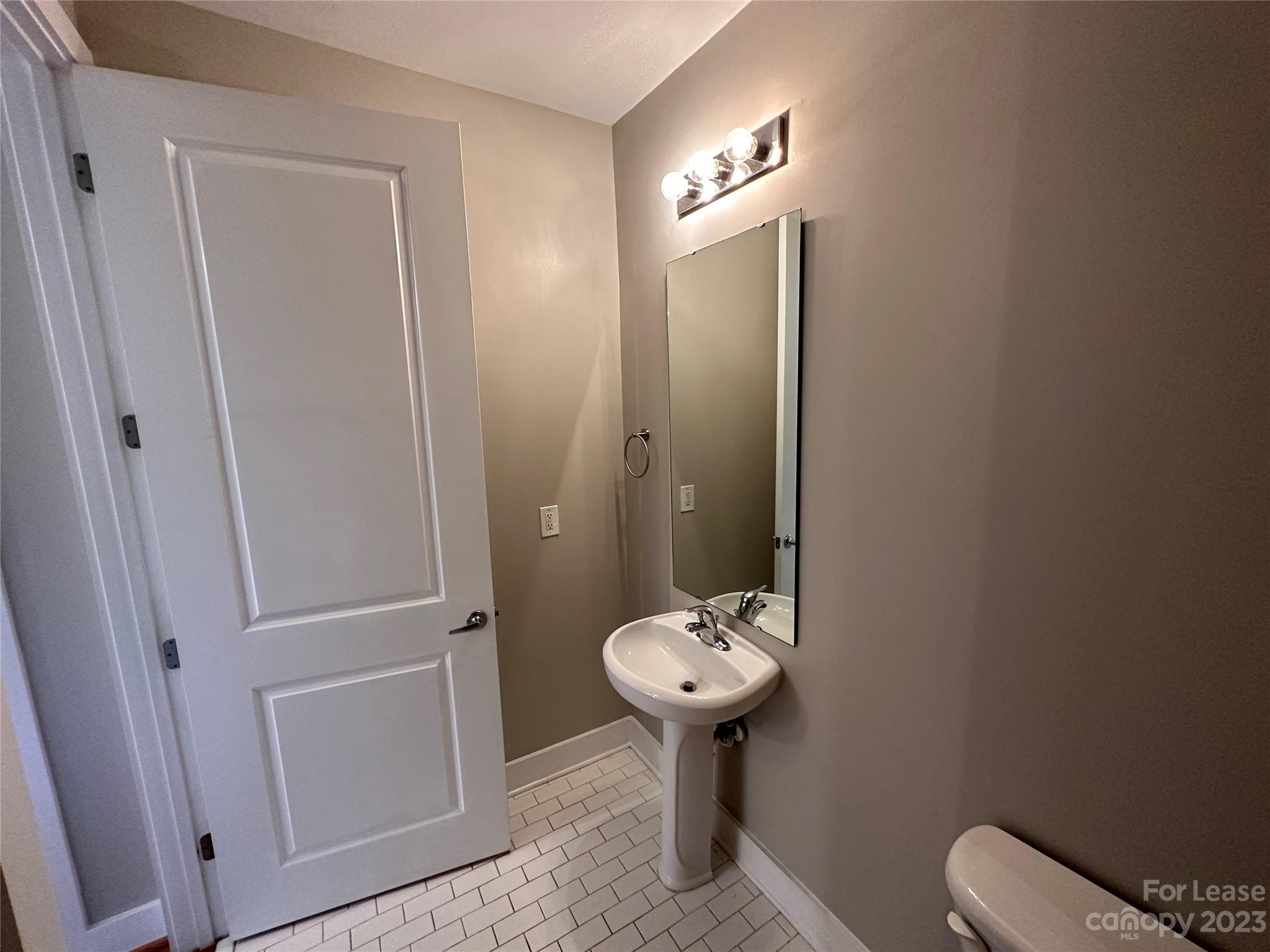 First Row Condominium - Residential Lease