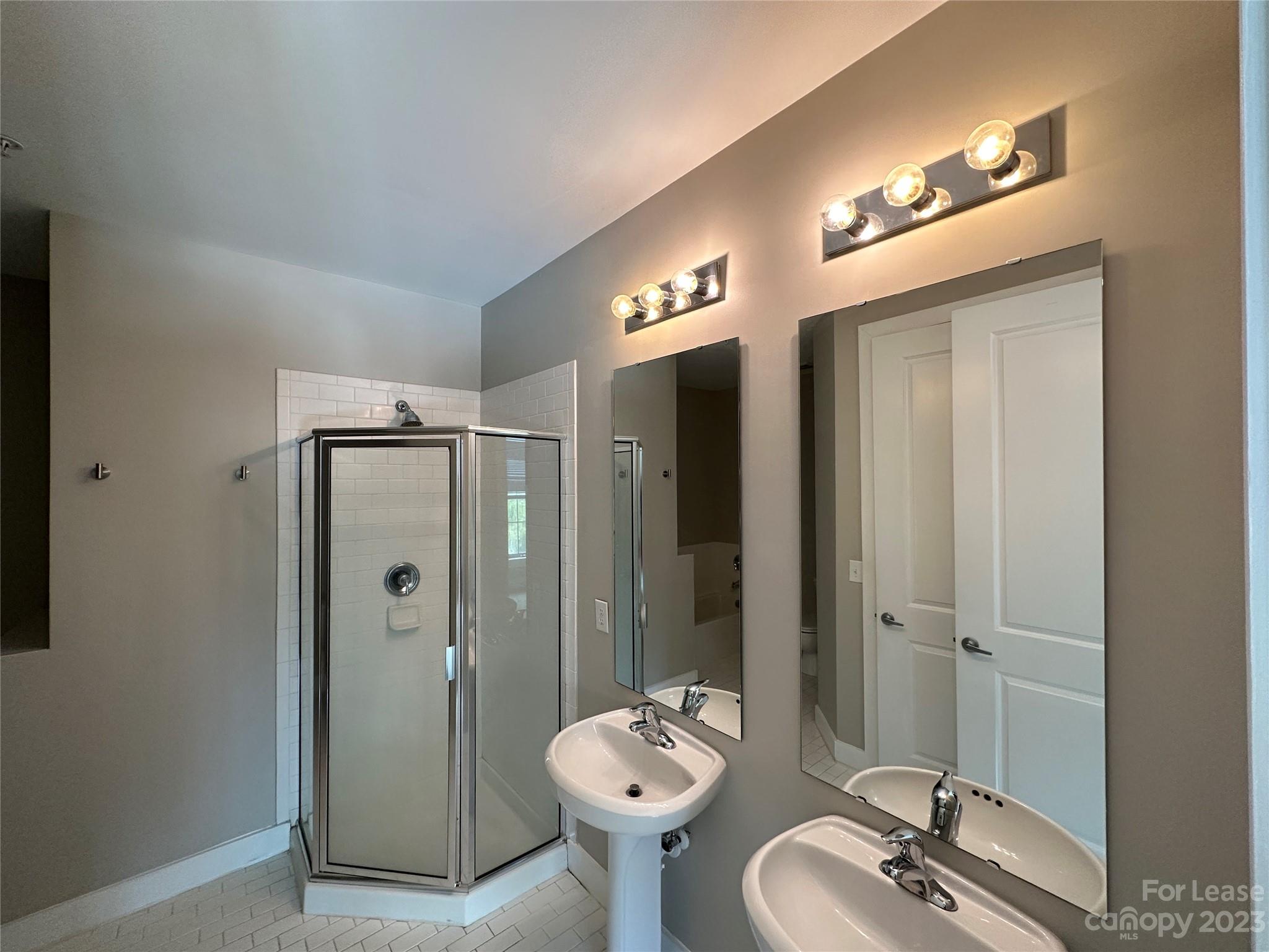 First Row Condominium - Residential Lease