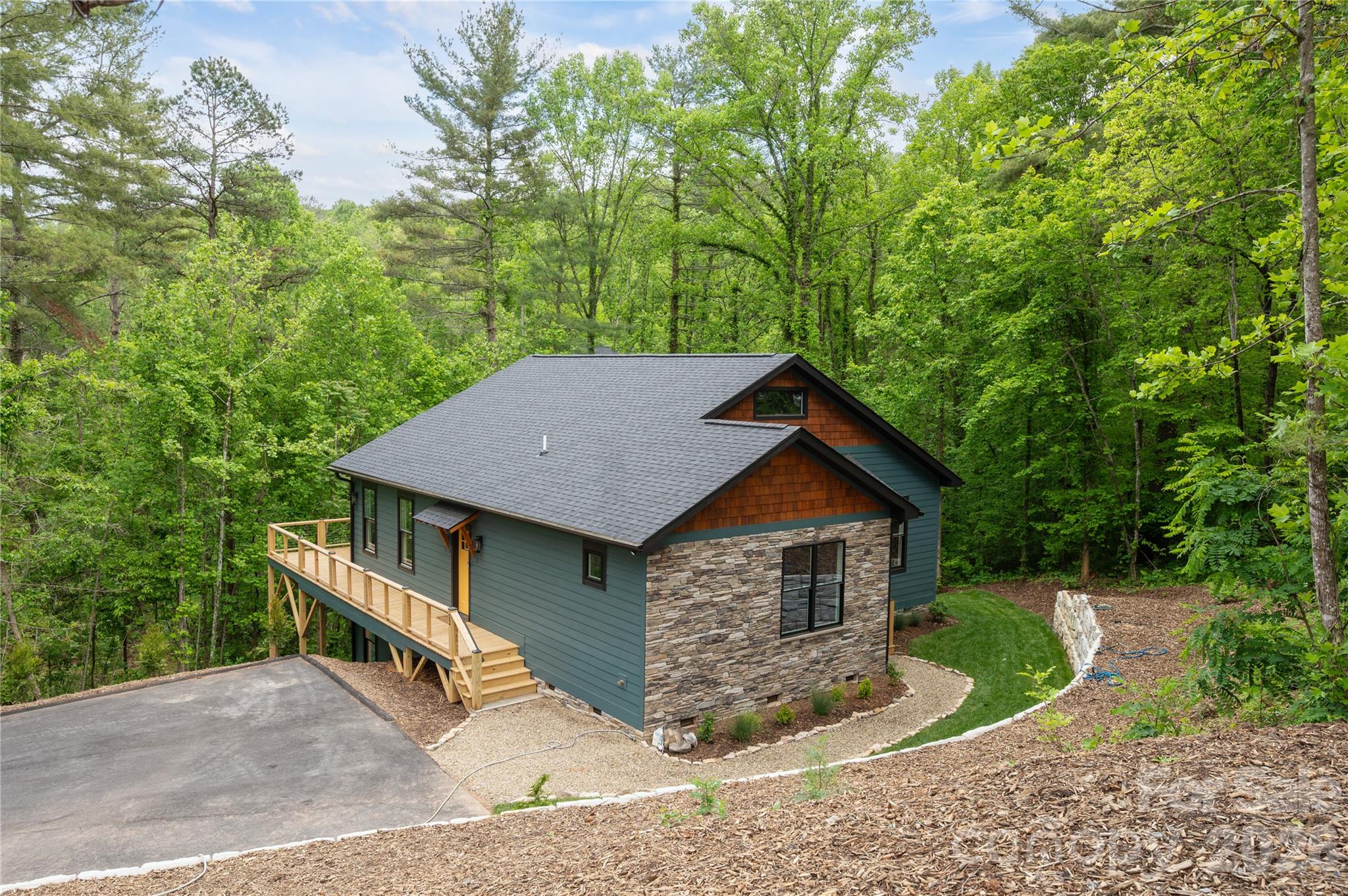 22 Deep Woods Road