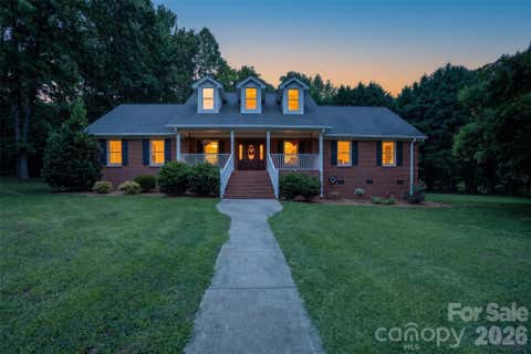 Photo of 8234 Dennis Road, Charlotte, NC 28227 (MLS # 4390277)