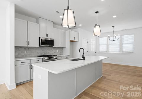 4043 Bass River Parkway Charlotte NC 28217