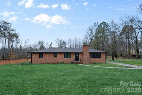 Photo of 326 Neal Drive, Charlotte, NC 28213 (MLS # 4328457)