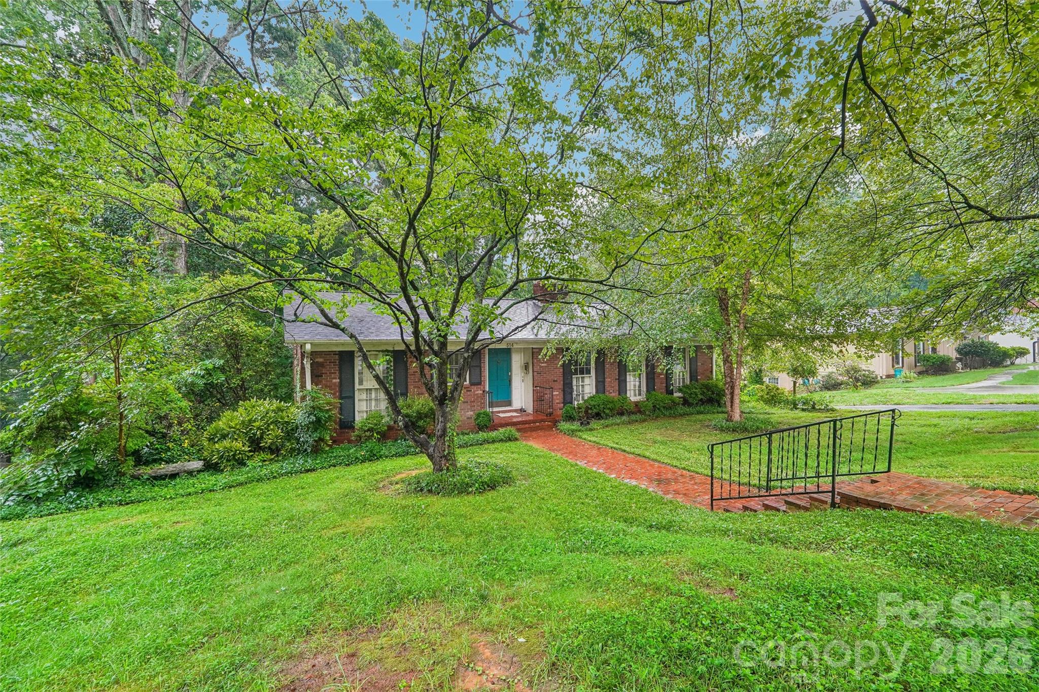 514 Lakeside Drive