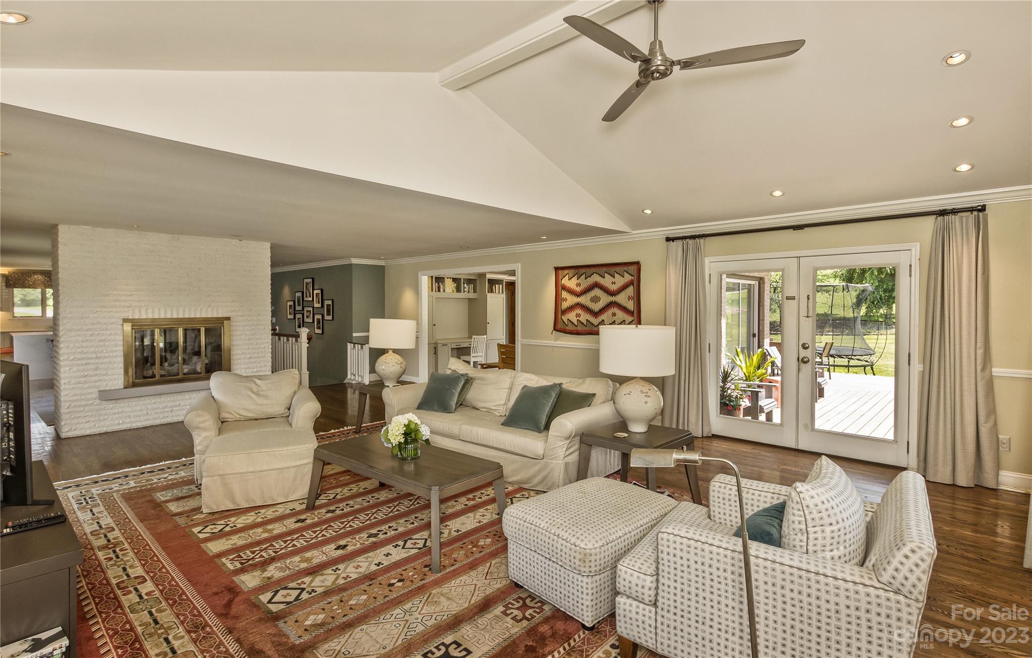 Hawthorn Hills - Residential