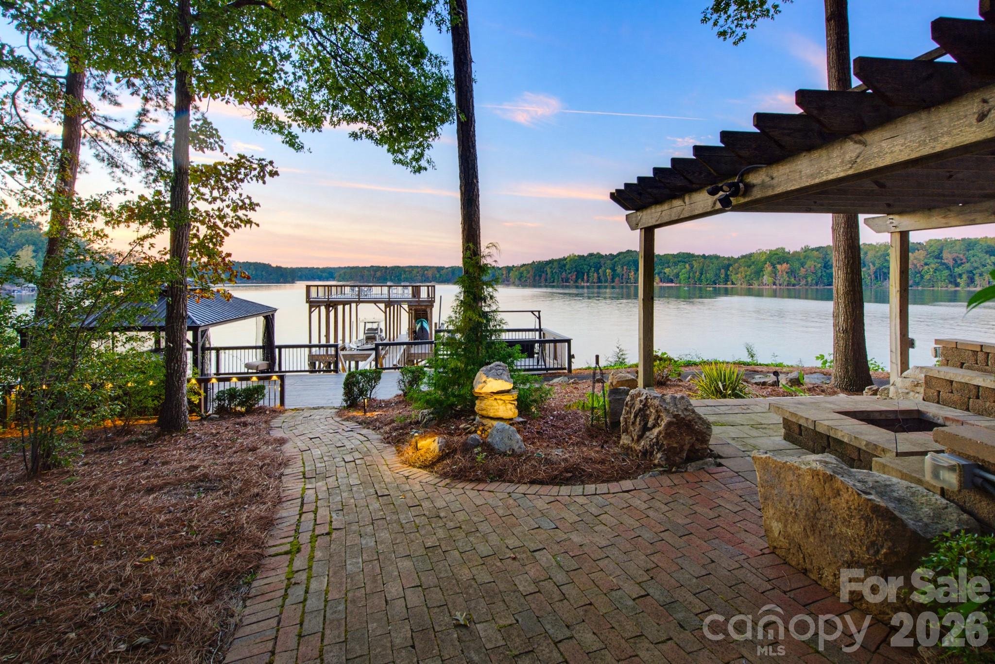 5401 Mountain Point Lane