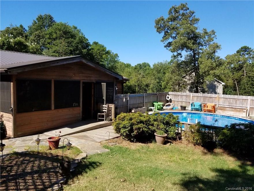 9? room compound with pool, large lot, Koi pond, full deck, enclosed patio with heat, Food smoking patio, 220 wired workshop, etc etc
Beautiful lot promises as much privacy as you want.  Wonderful community with access to everything.  HOA even contains boat ramp
House has tons of room and many 'extra' rooms you could convert to additional living space.  Tons of parking (in front and behind) home.  Clean and ready to go.  Rental terms from one month to ?