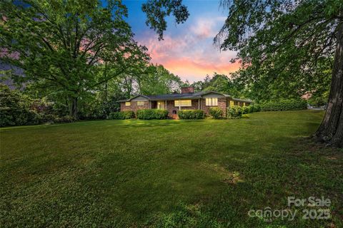 3330 Foxcroft Road Charlotte NC 28211