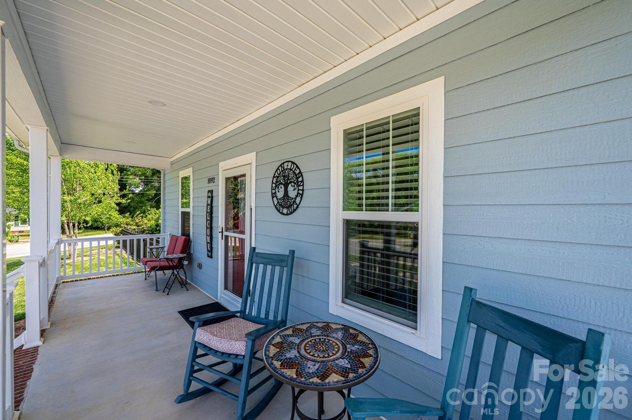 1092 33rd Avenue Loop NE