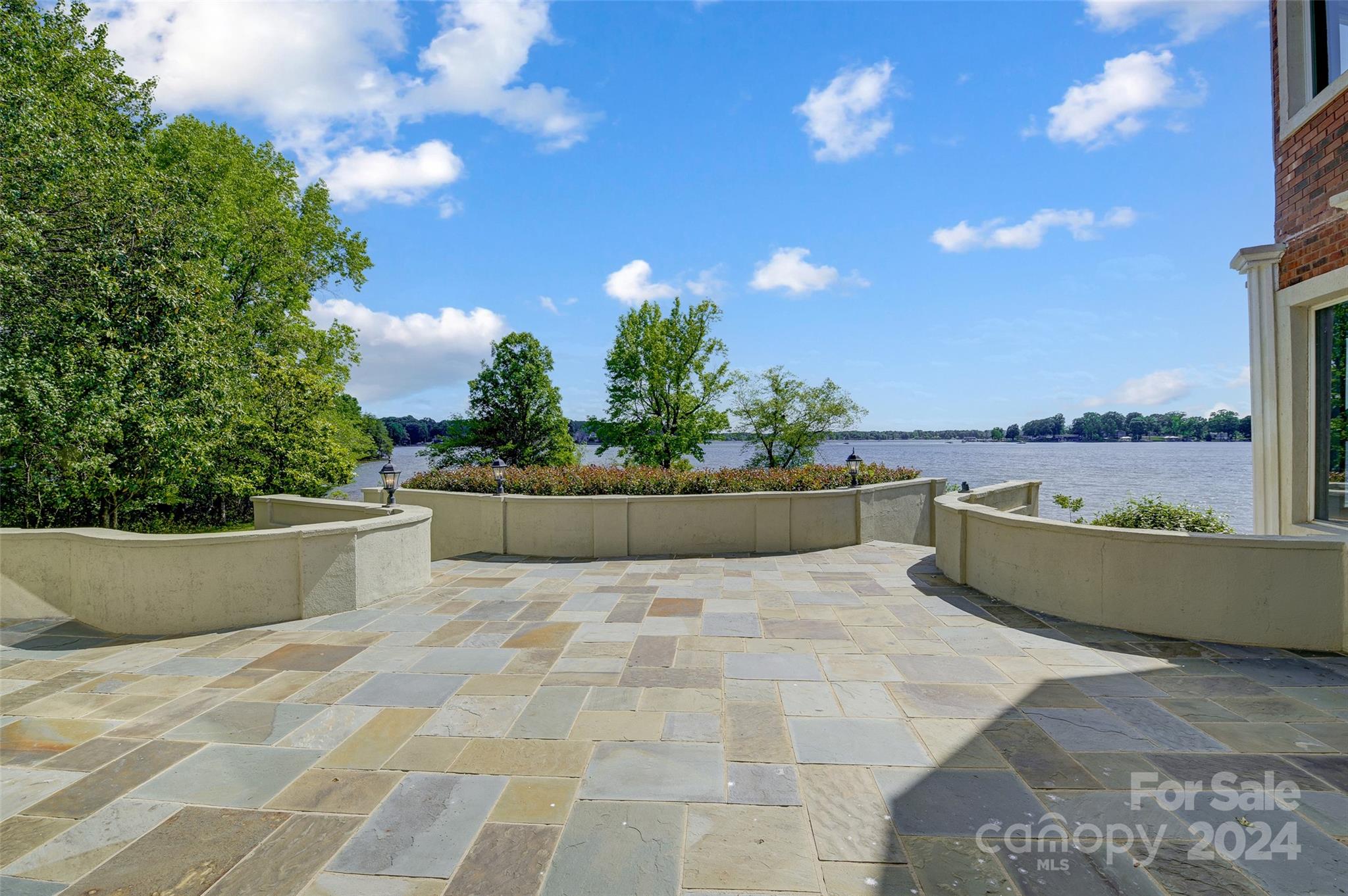 Pine Knoll - Residential