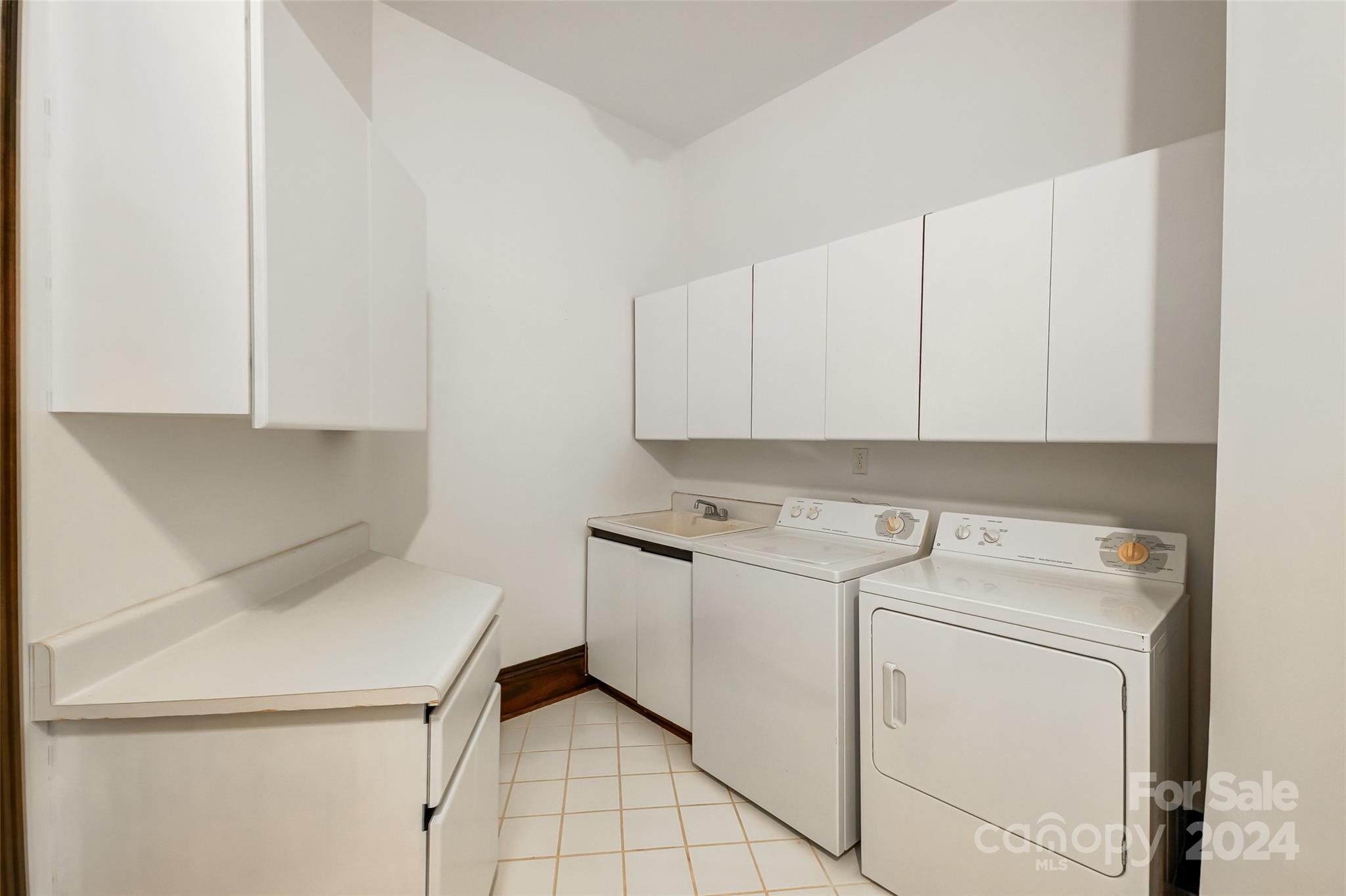 Pine Knoll - Residential